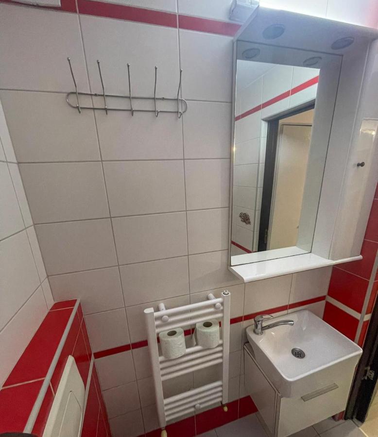 Buzz Apartment Cluj-Napoca Esterno foto